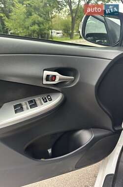 Седан Toyota Corolla 2011 в 