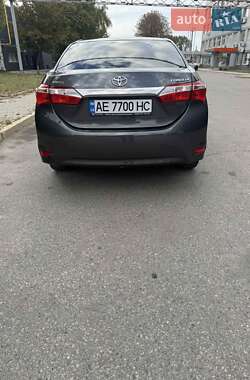 Седан Toyota Corolla 2015 в Дніпрі