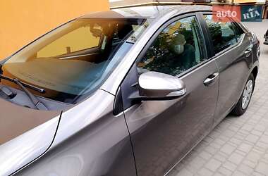 Седан Toyota Corolla 2016 в Луцке