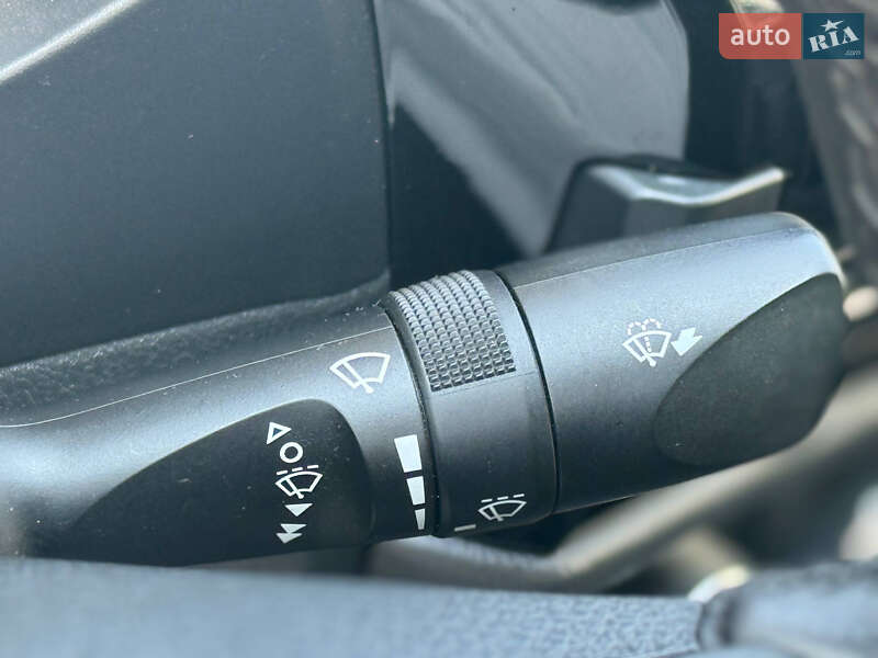 Седан Toyota Corolla 2015 в Івано-Франківську