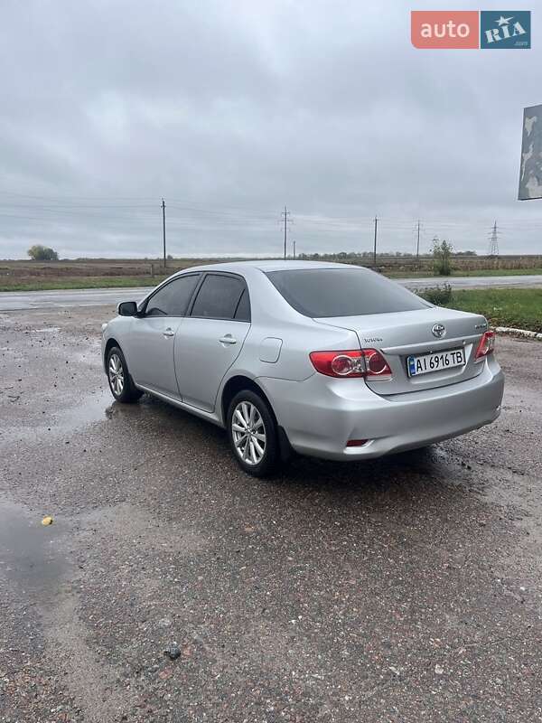 Седан Toyota Corolla 2012 в Ставище