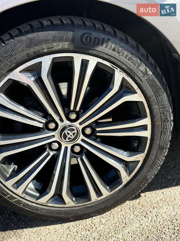 Седан Toyota Corolla 2019 в Киеве