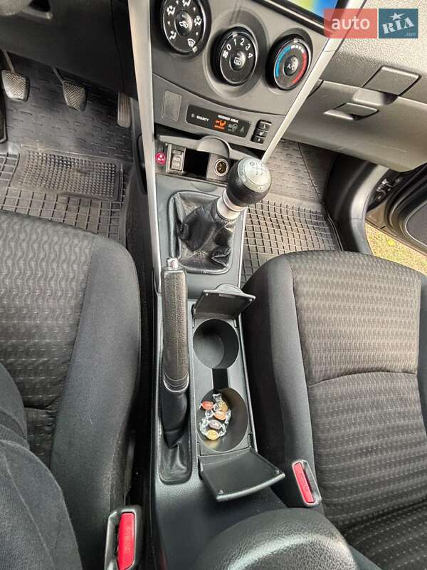 Седан Toyota Corolla 2010 в Днепре фото 28 Седан Toyota Corolla 2010 в Днепре