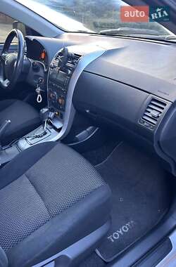 Седан Toyota Corolla 2011 в 