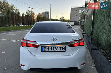 Седан Toyota Corolla 2018 в 