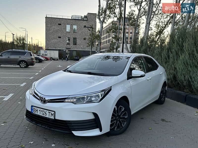 Седан Toyota Corolla 2018 в Киеве фото 15 Седан Toyota Corolla 2018 в Киеве