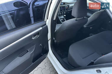 Седан Toyota Corolla 2018 в 