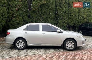 Седан Toyota Corolla 2011 в 
