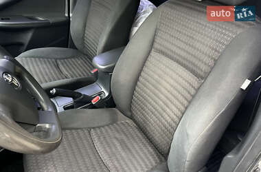 Седан Toyota Corolla 2011 в 