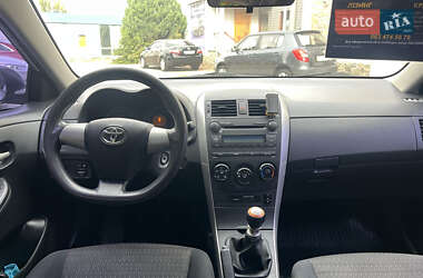 Седан Toyota Corolla 2011 в 