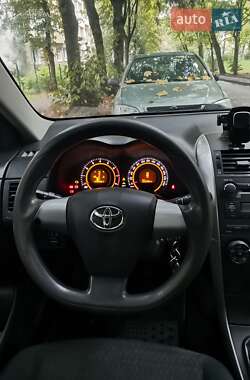 Седан Toyota Corolla 2011 в 
