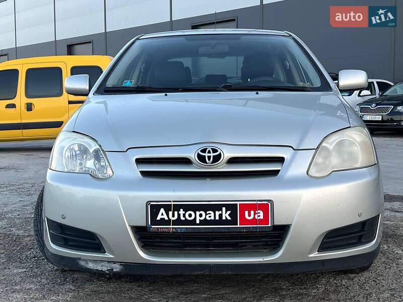 Хэтчбек Toyota Corolla 2004 в Львове