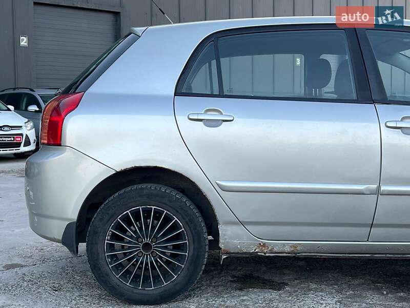 Хэтчбек Toyota Corolla 2004 в Львове