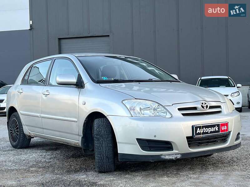 Хэтчбек Toyota Corolla 2004 в Львове