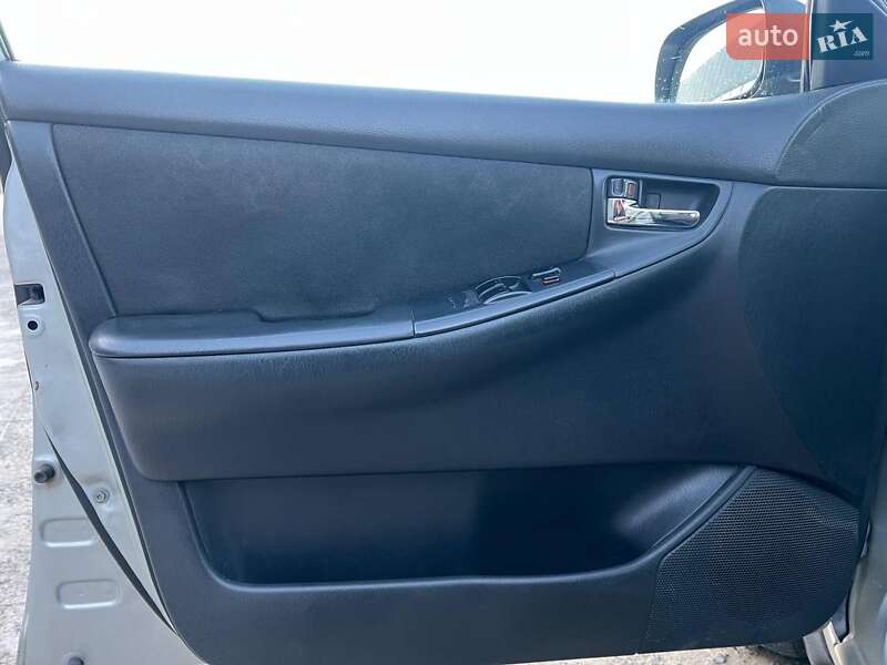 Хэтчбек Toyota Corolla 2004 в Львове
