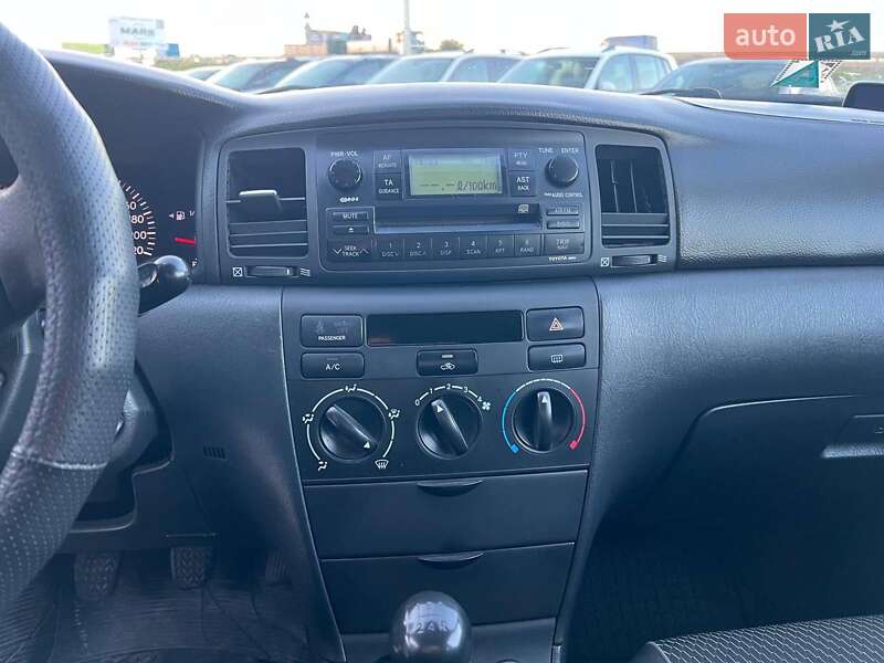 Хэтчбек Toyota Corolla 2004 в Львове