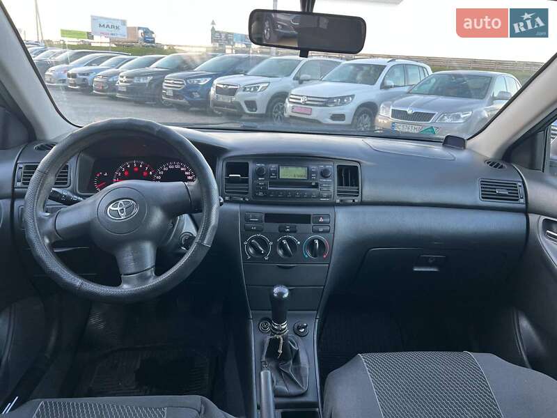 Хэтчбек Toyota Corolla 2004 в Львове