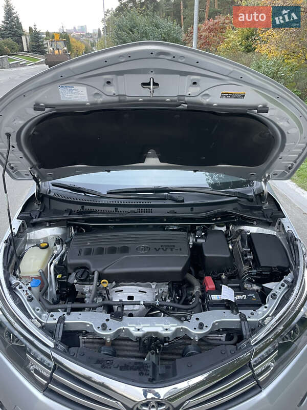 Седан Toyota Corolla 2014 в Киеве