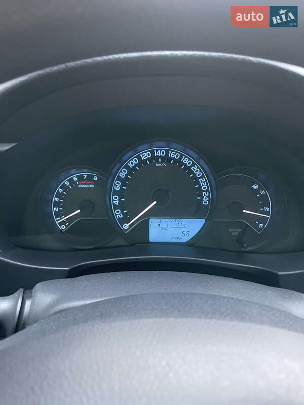 Седан Toyota Corolla 2014 в Киеве