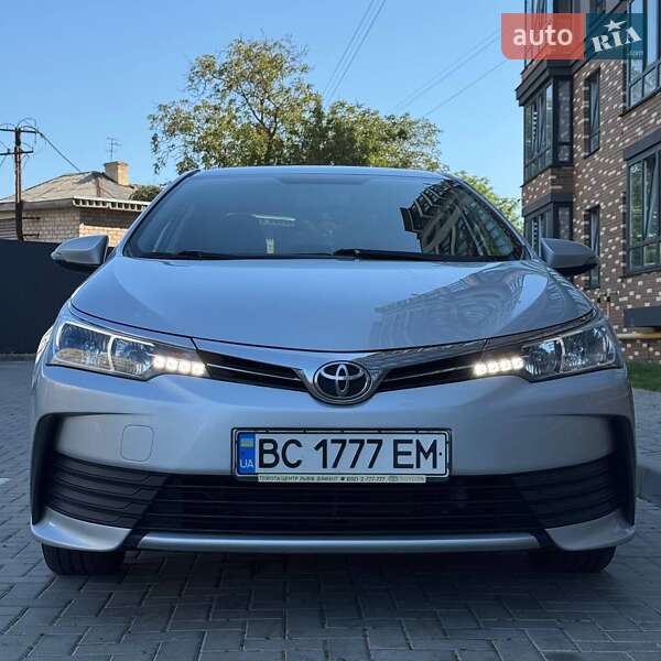 Седан Toyota Corolla 2016 в Житомире