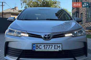 Седан Toyota Corolla 2016 в 