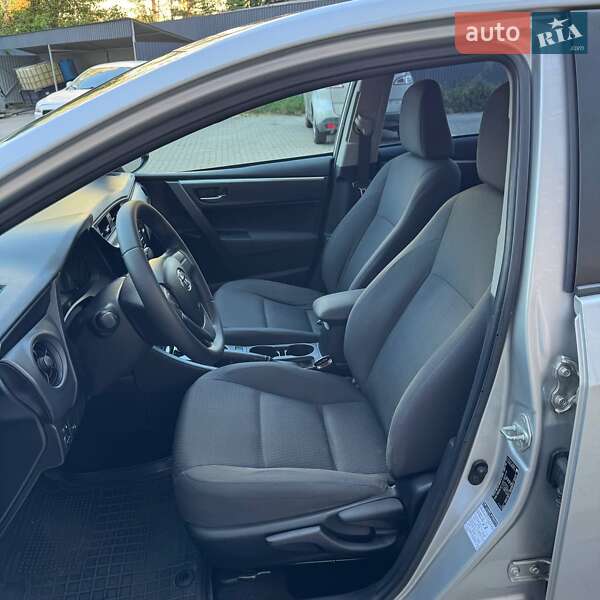 Седан Toyota Corolla 2016 в Житомире