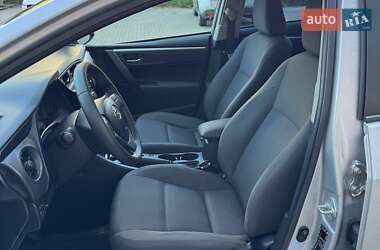 Седан Toyota Corolla 2016 в 