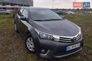 Седан Toyota Corolla 2013 в Львові