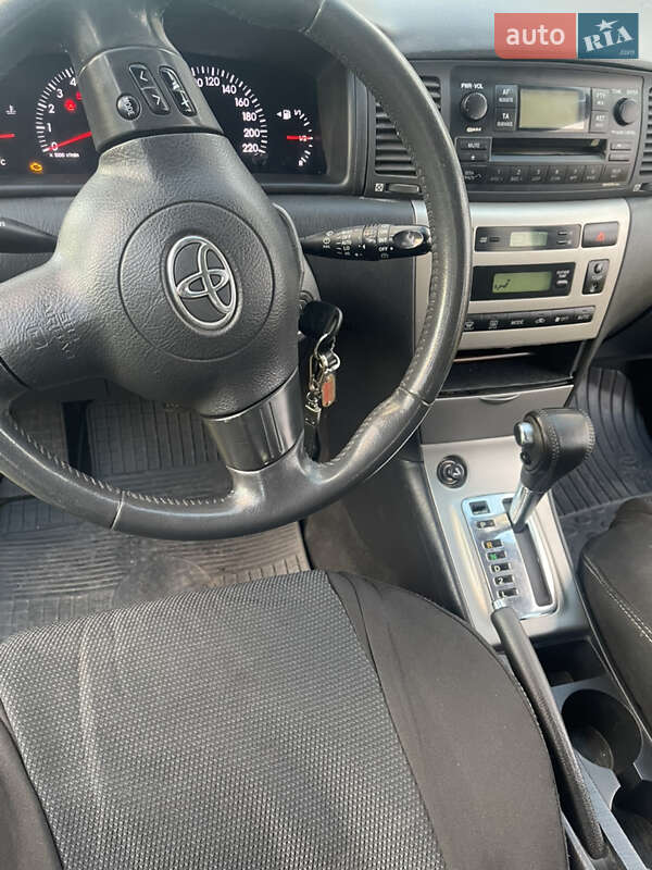 Хэтчбек Toyota Corolla 2005 в Костополе