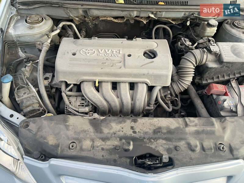 Хэтчбек Toyota Corolla 2005 в Костополе