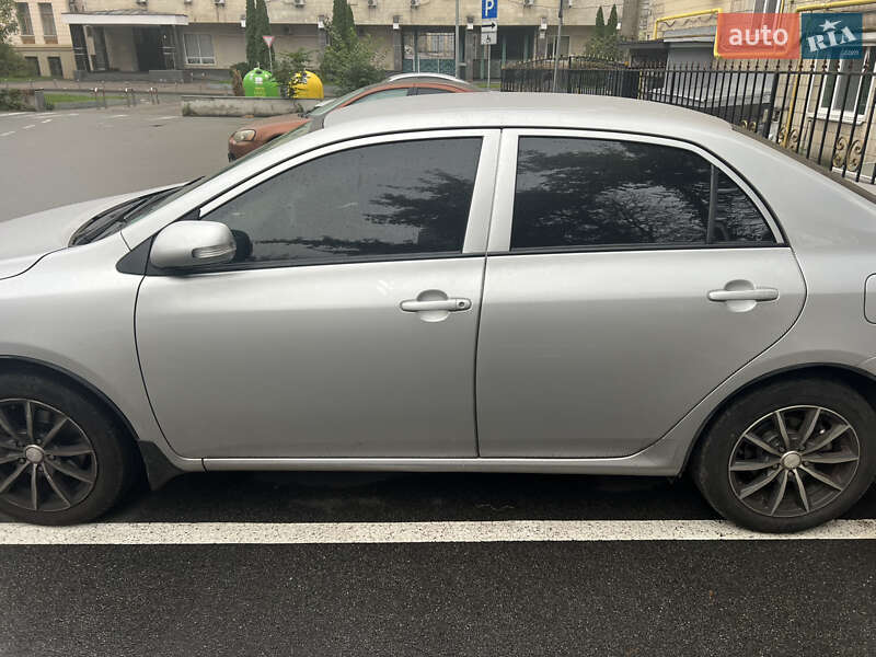 Седан Toyota Corolla 2012 в Києві