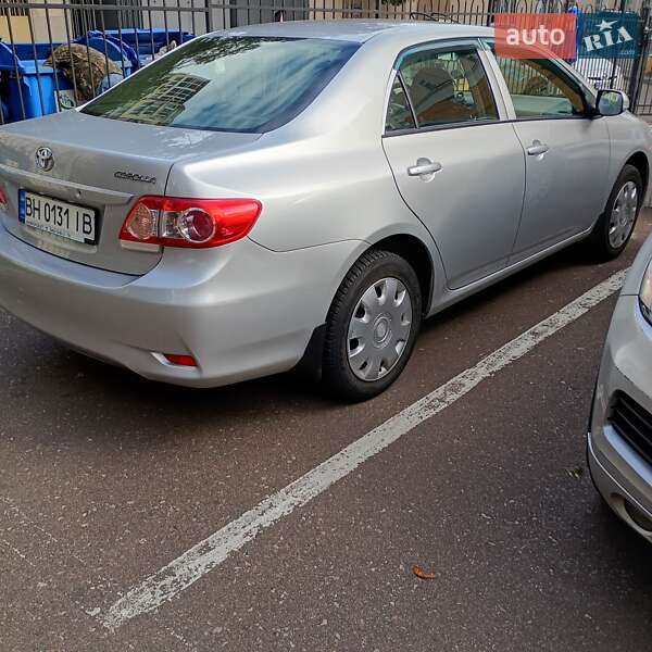 Седан Toyota Corolla 2011 в 