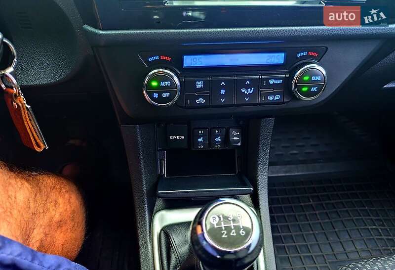 Седан Toyota Corolla 2015 в Кролевце фото 7 Седан Toyota Corolla 2015 в Кролевце
