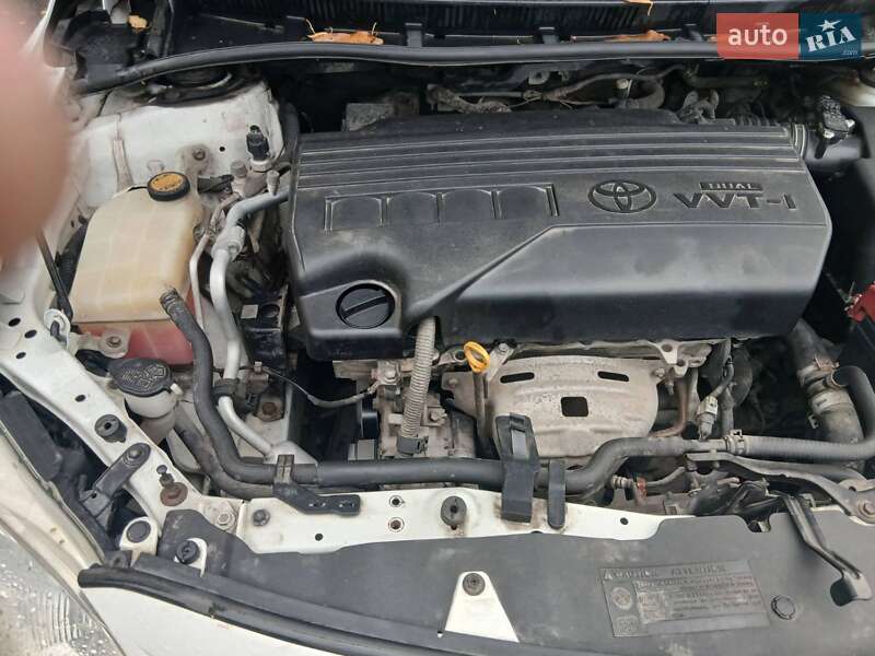 Седан Toyota Corolla 2011 в Кременчуге