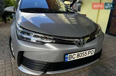 Седан Toyota Corolla 2018 в 