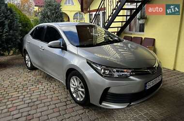 Седан Toyota Corolla 2018 в 