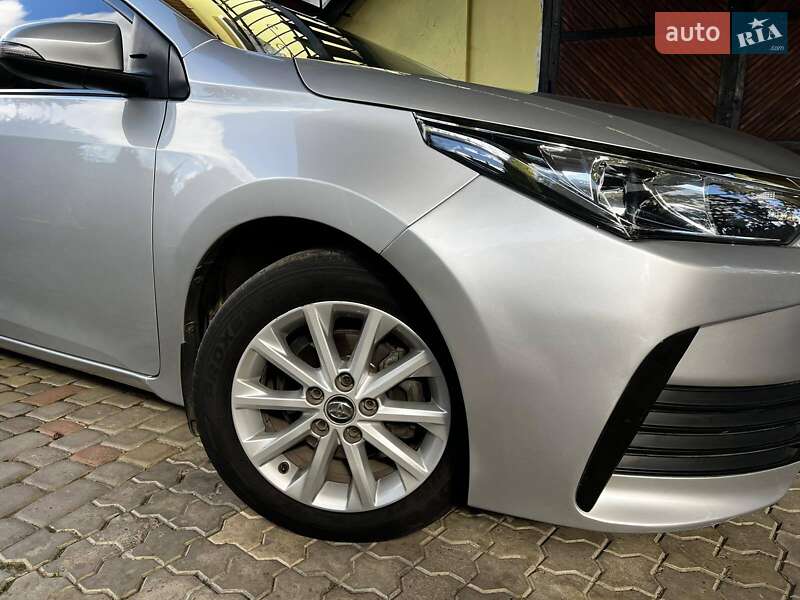 Седан Toyota Corolla 2018 в Бориславе