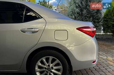 Седан Toyota Corolla 2018 в 