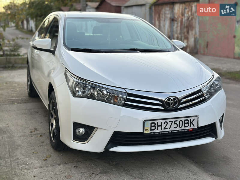 Седан Toyota Corolla 2015 в Одесі