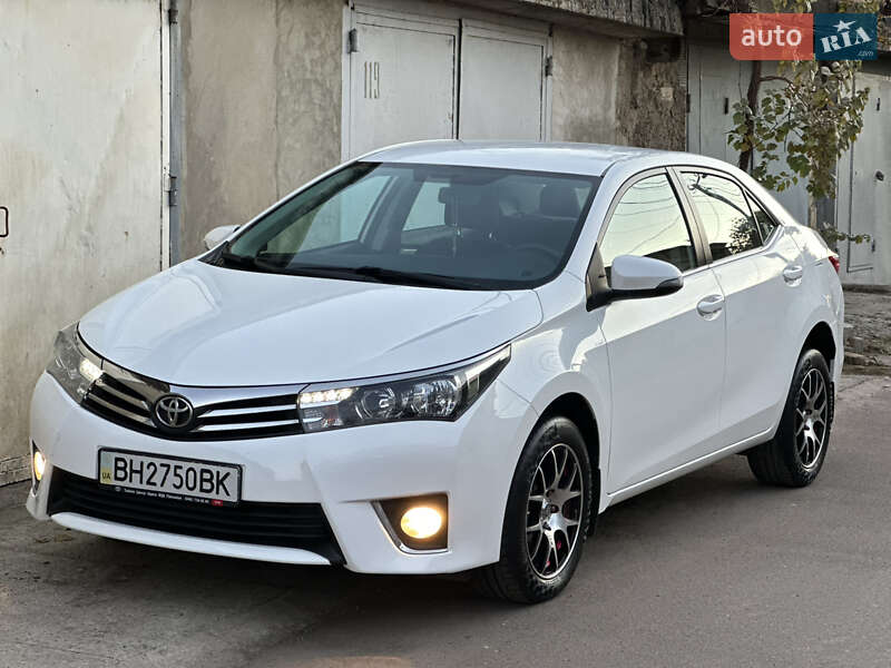 Седан Toyota Corolla 2015 в Одесі