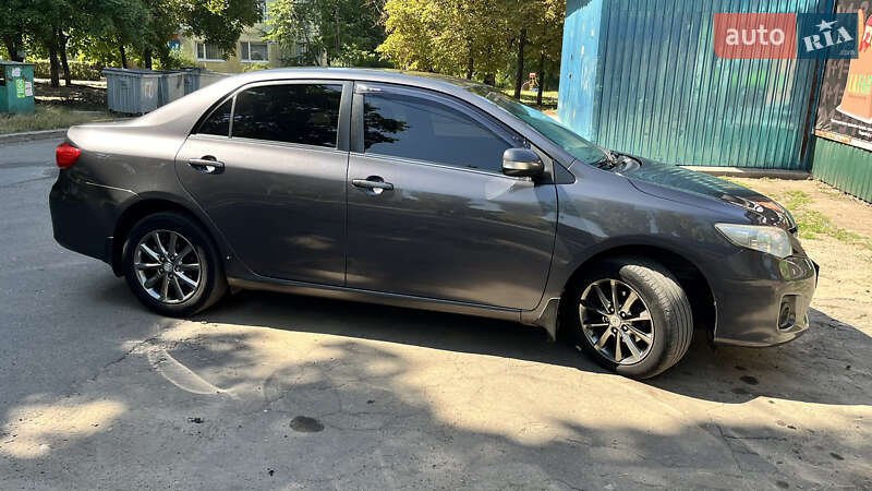 Седан Toyota Corolla 2012 в Краматорске