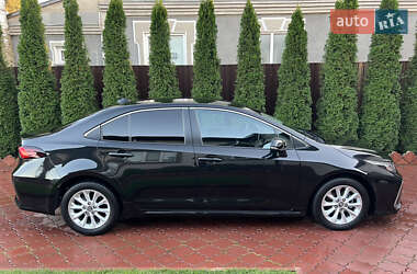 Седан Toyota Corolla 2019 в  фото 10 Седан Toyota Corolla 2019 в