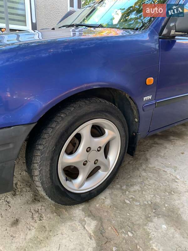 Седан Toyota Corolla 1998 в Белгороде-Днестровском