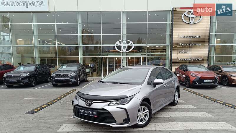 Седан Toyota Corolla 2021 в  фото Седан Toyota Corolla 2021 в