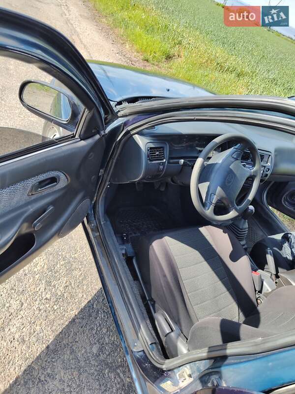 Ліфтбек Toyota Corolla 1993 в Дніпрі фото 2 Ліфтбек Toyota Corolla 1993 в Дніпрі