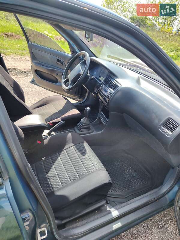 Ліфтбек Toyota Corolla 1993 в Дніпрі фото Ліфтбек Toyota Corolla 1993 в Дніпрі