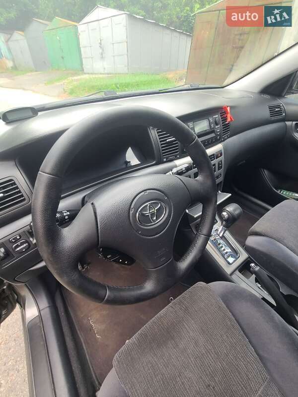 Седан Toyota Corolla 2003 в Киеве