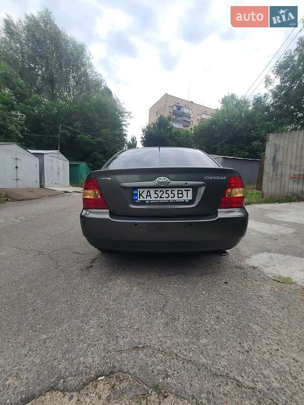Седан Toyota Corolla 2003 в Киеве