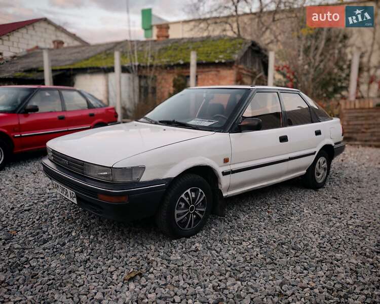 Хетчбек Toyota Corolla 1988 в Бердичеві фото 9 Хетчбек Toyota Corolla 1988 в Бердичеві