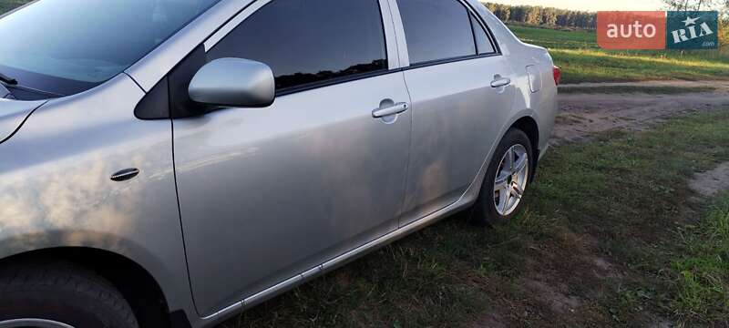 Седан Toyota Corolla 2009 в Шостке